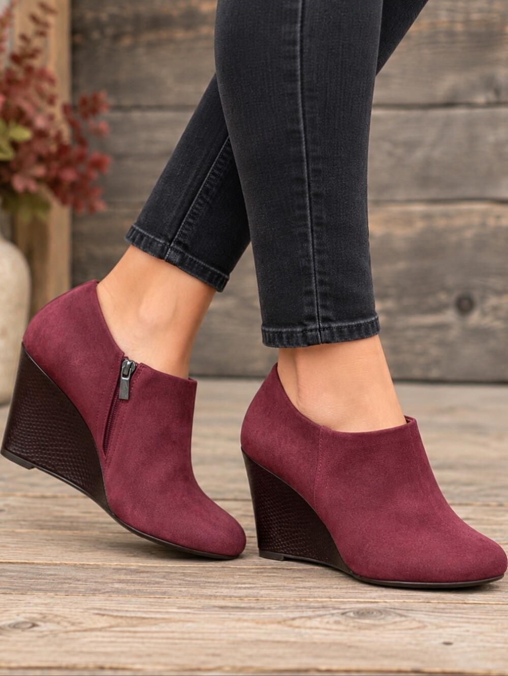 Clarks Artisan Purity Frost Y2K Office Siren Burgundy Suede Wedge Booties 8M